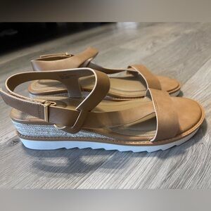 Seychelles Wedge Sandal Tan Ankle Strap Size 10